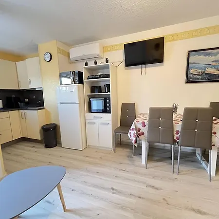 6 Pers, Clim Et Parking - Cap D'agde - Fr-1-749-87 * Agde